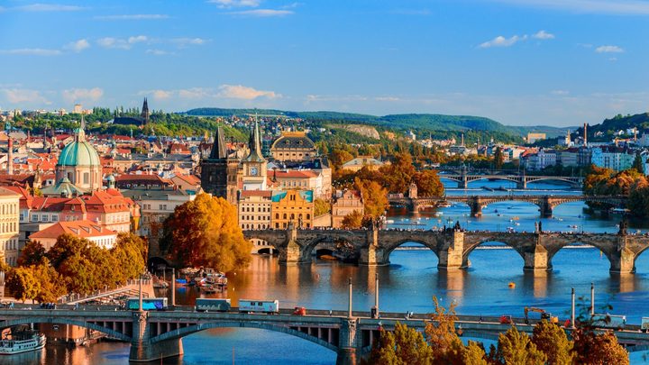 Pražské strechy a Vltava